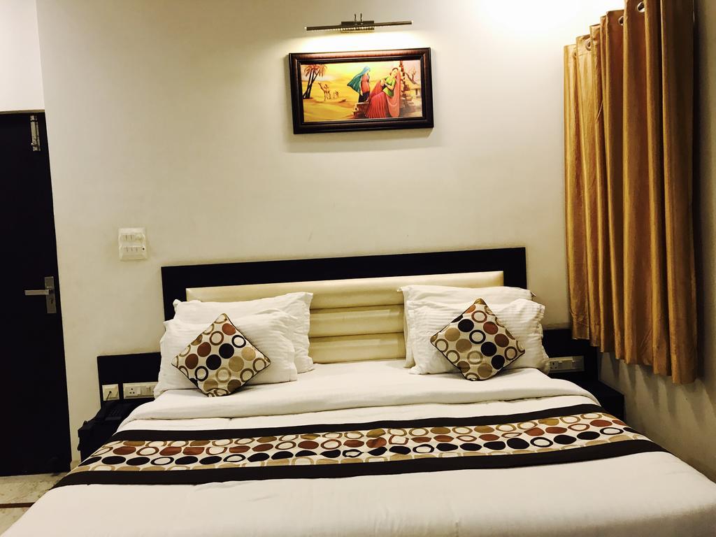 Hotel Aaradhya Residency Agra  Exterior foto